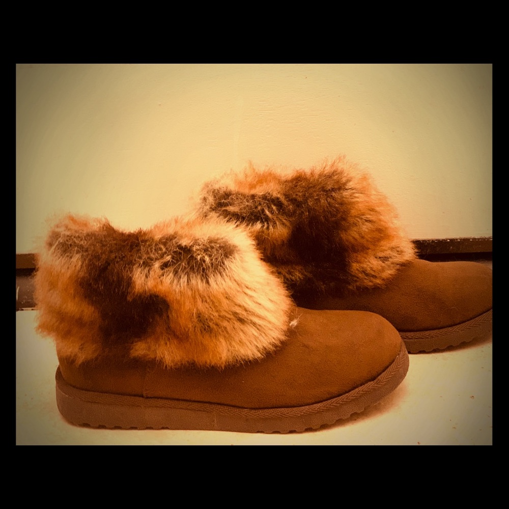 Mossimo Faux Fur Lined Girls Boots